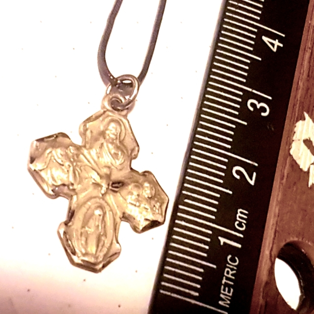CROSS+Chain - Picture 7 of 15